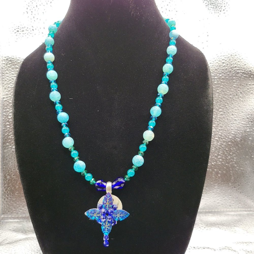 Unique style necklace SIZE: 26